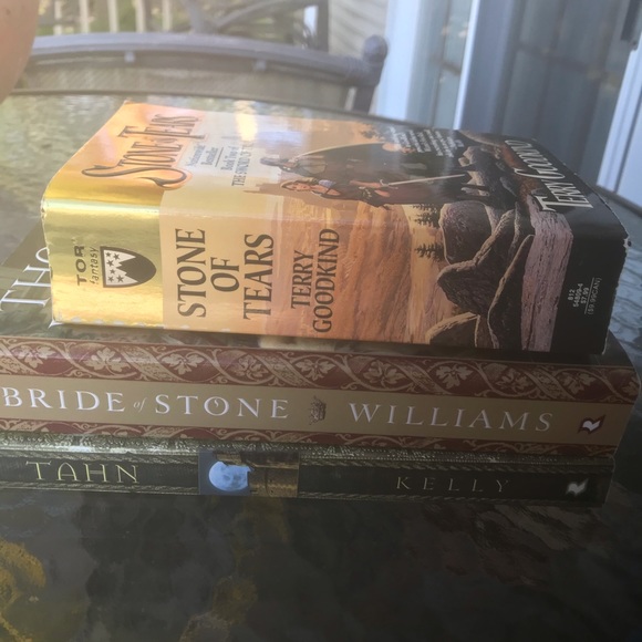 3 Fantasy books - Picture 2 of 8